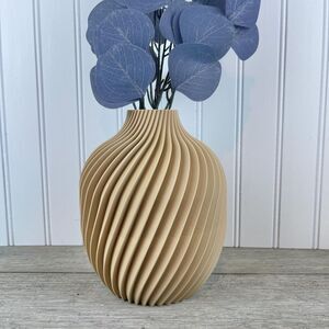 Unique Spiral Modern Flower Vase, The Kivan Vase, Plant Lover